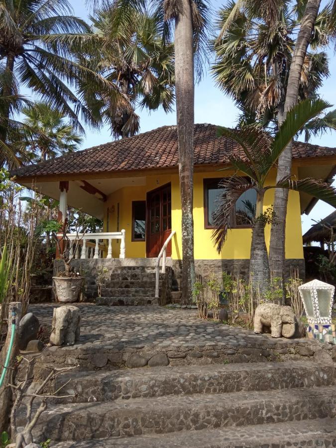 Arjunabungalows Seraya Exterior photo
